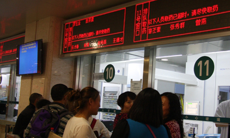 南通智慧药房实现药等人 可自动配药并发放_